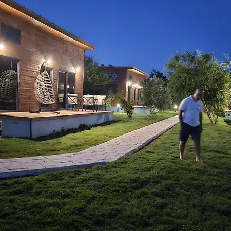 Orange Bungalow Evleri *